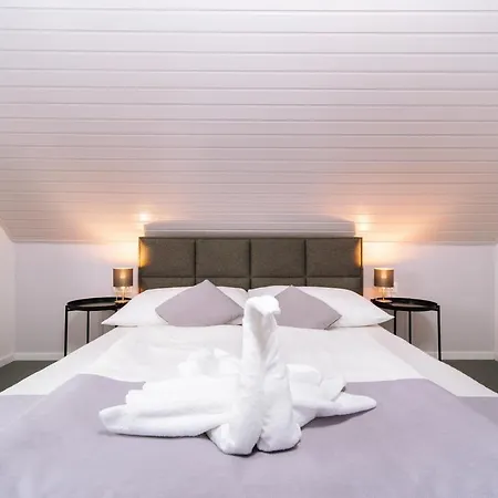 Topaz Apartmanhazak *