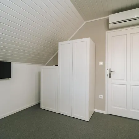 Topaz Apartmanhazak *