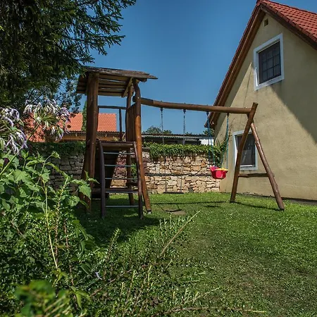 Topaz Apartmanhazak アパート