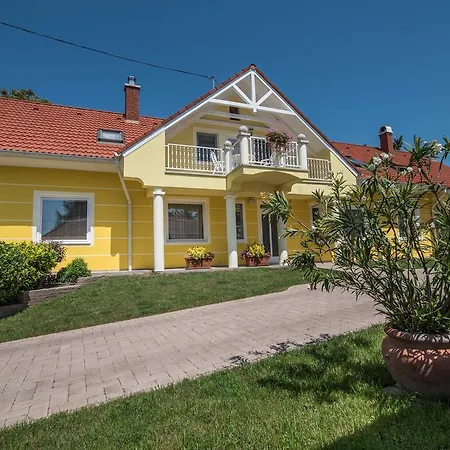 Topaz Apartmanhazak Balatongyörök