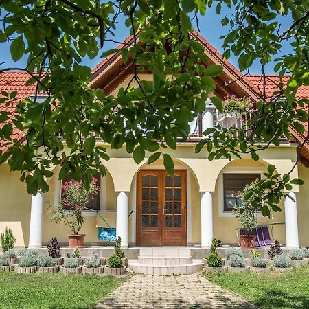 Topaz Apartmanhazak Balatongyörök