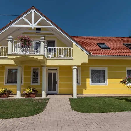 Apartment Topaz Apartmanhazak