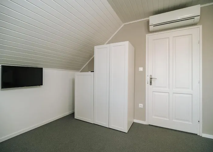 Topaz Apartmanhazak *