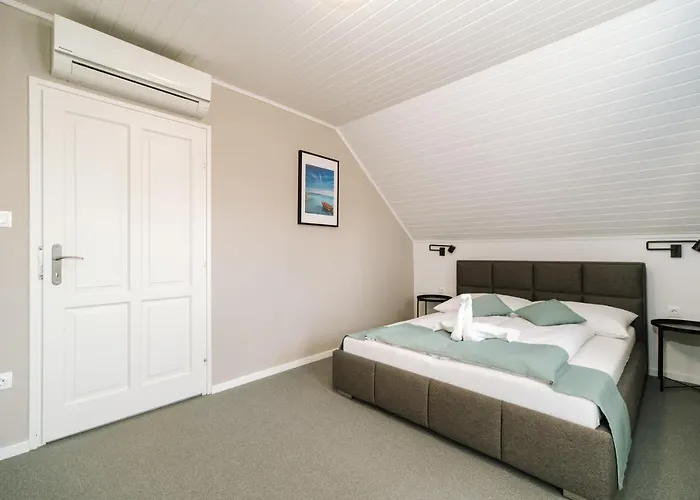 Topaz Apartmanhazak *